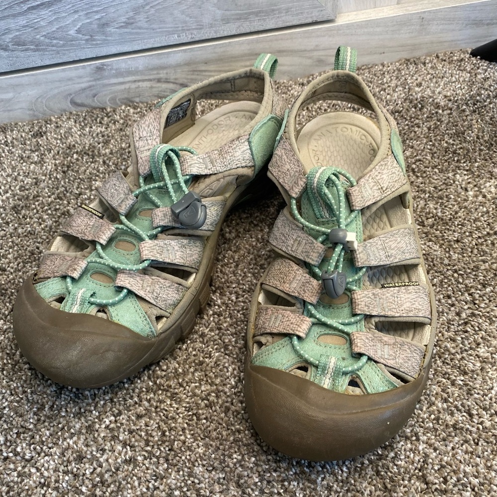 Keen Womens Shoes Newport H2 Size 8 Green Sport Sandal